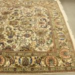 839 3118 ORIENTAL RUG